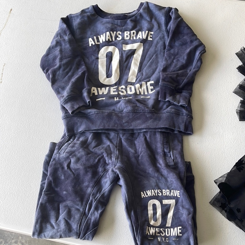 H&M kids Crewneck and jogger pants set